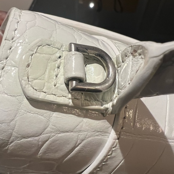 BALENCIAGA
Small Hourglass Tote Bag in white - Picture 9 of 10